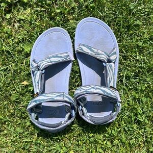Big Kids Size 5 Teva Sandals Periwinkle Blue